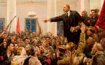 Lenin derriñando a las masas. Lenin proclamando sus consignas.